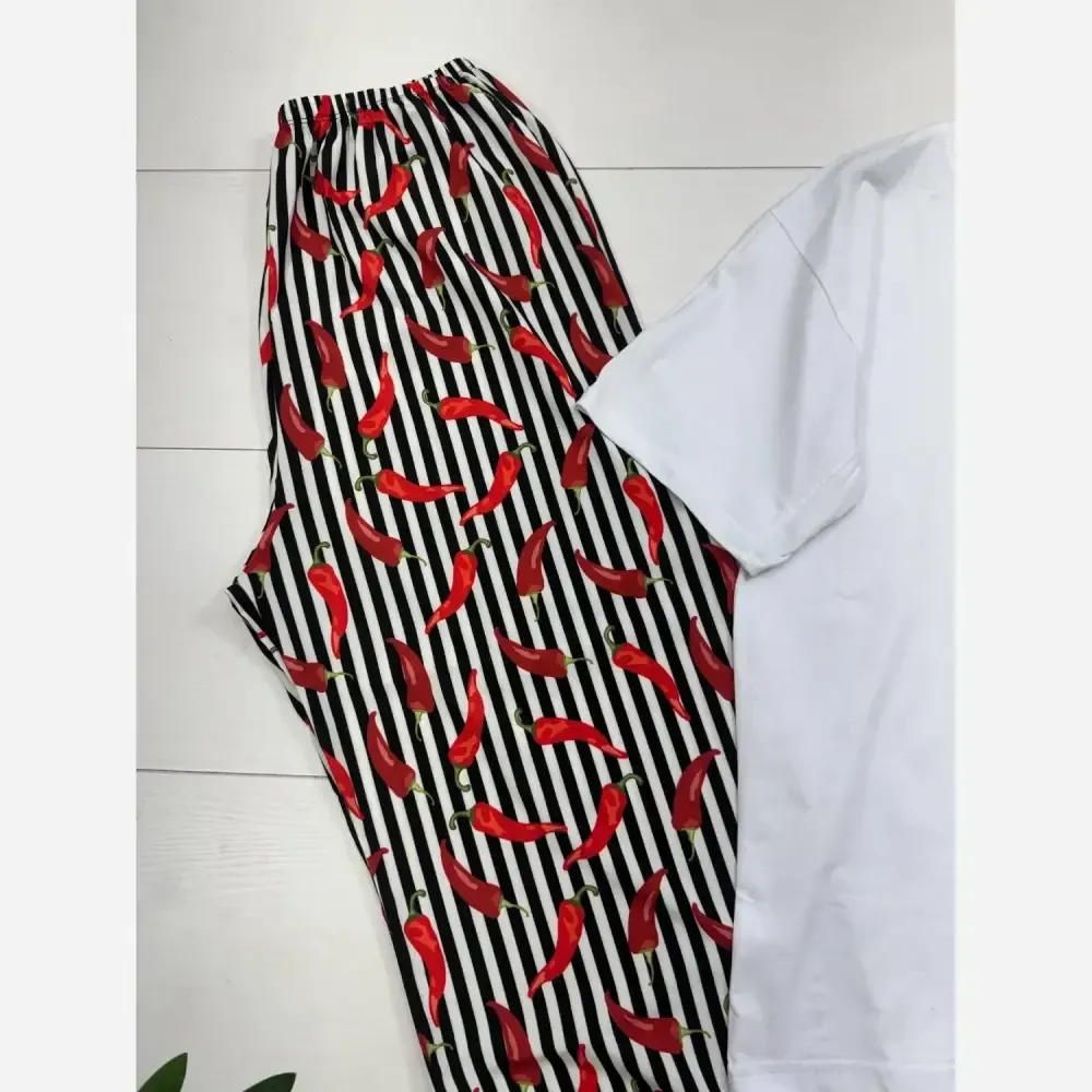 ست تیشرت نخ پنبه و شلوار بوگاتی مدل pepper رنگ مشکی و سفید سایز فری 38 تا 48